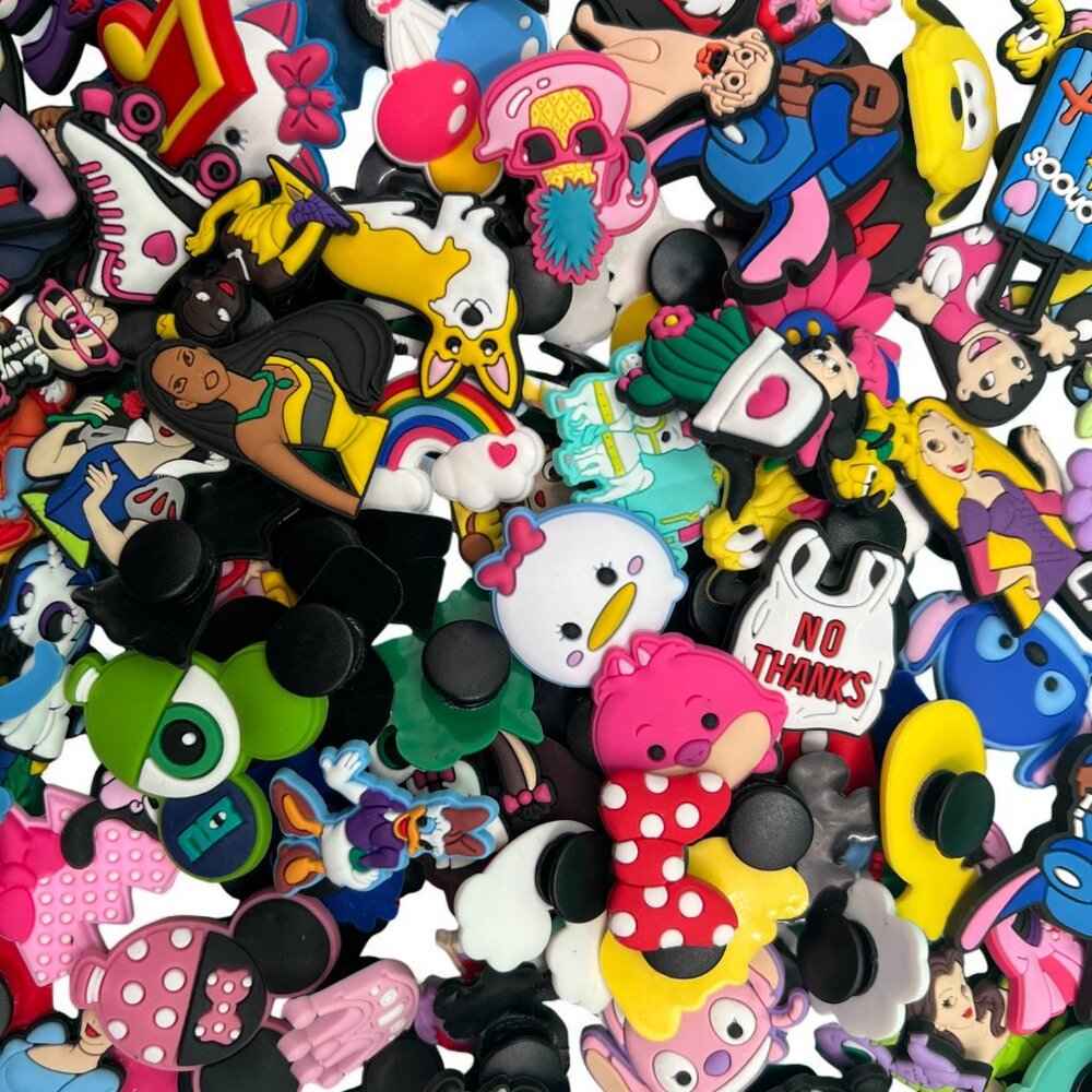 ❤️ 100 Shoe Charms Lot Mix - Random - Girls Themes - Picture 3 of 6